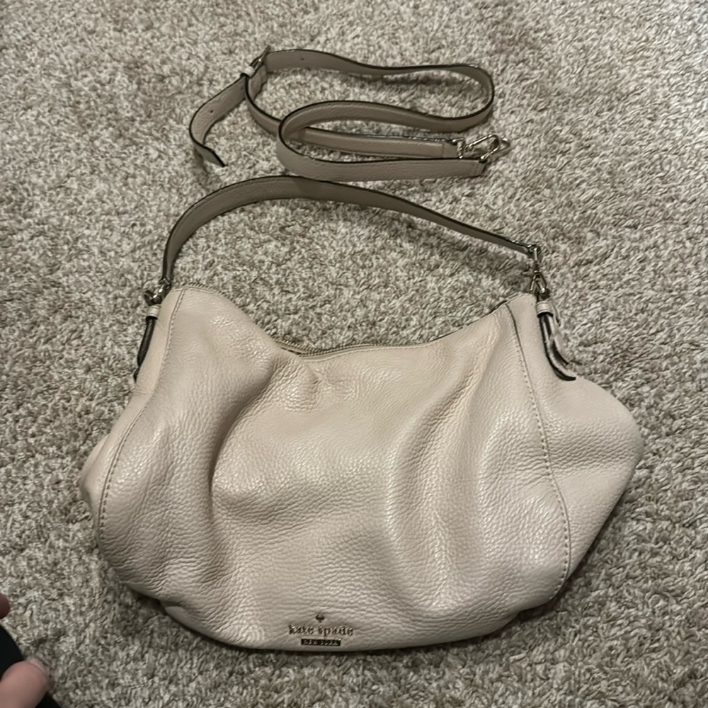 Cream Kate spade purse. Shoulder or crossbody